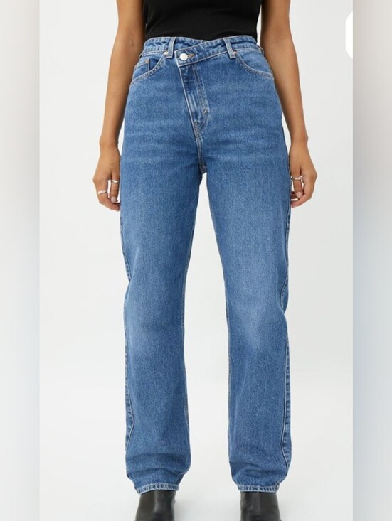 Weekday Denim - Weekday Skew Extra High Straight Jeans Size 25